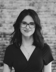 Ellie Davis headshot